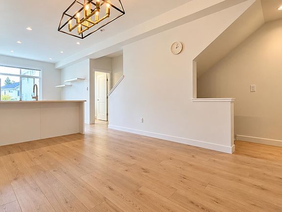 5th image of 1225 Mitchell St #112