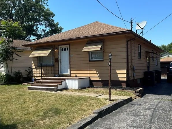 1869 Ford Ave, Akron, OH 44305