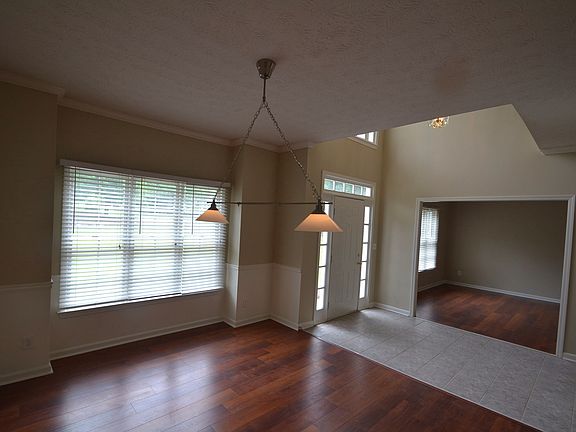 5th image of 1211 Green Turf Dr