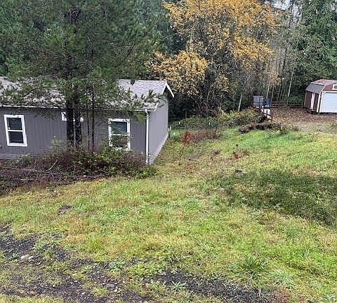 3rd image of 330 E Dartmoor Drive