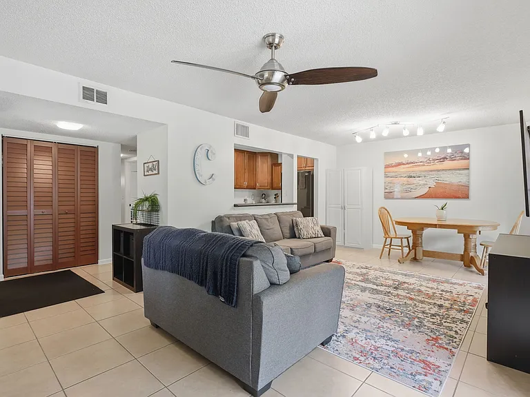 140 Orchid Woods Ct #1-13B — Photo 10