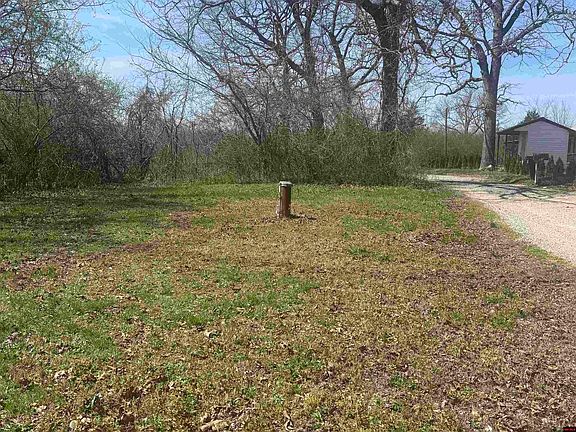 2nd image of 86 Center Cir