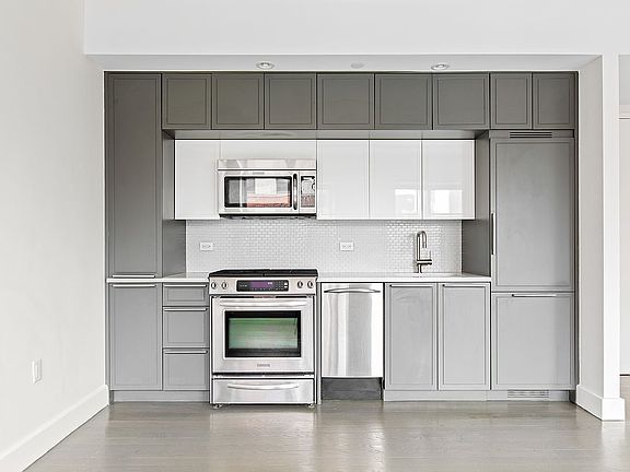 5th image of 432 W 52nd St APT 4H