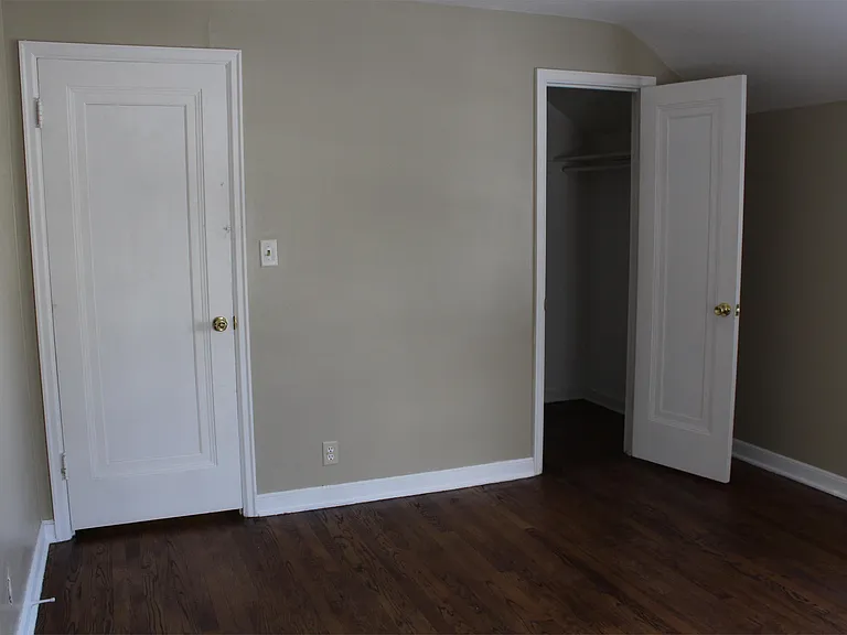 1225 N Main St — Photo 11