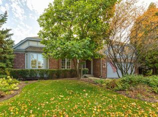 6 Tamarisk Ct, Lake In The Hills, IL 60156