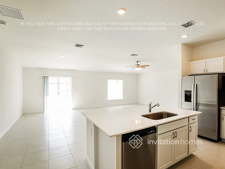 738 Carlyle Way — Photo 5