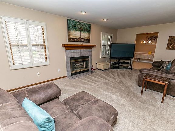 3rd image of 9923 Twelve Oaks Cir