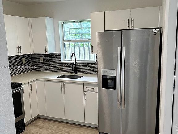 4th image of 11962 SW 212th St #11962