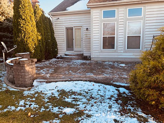 3rd image of 1996 Parklawn Dr