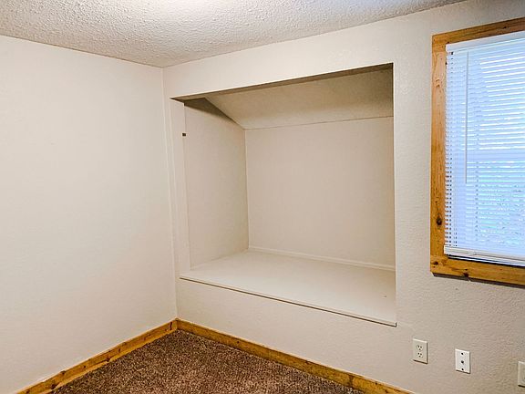 3rd image of 99 E Wood St #4