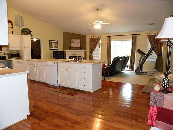 5th image of 612 Hunters Ln