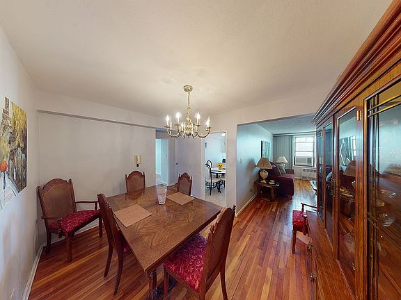 5th image of 3021 Avenue W #C