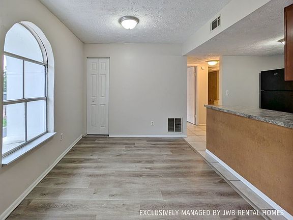 5th image of 7201 Arlington Expy APT 89