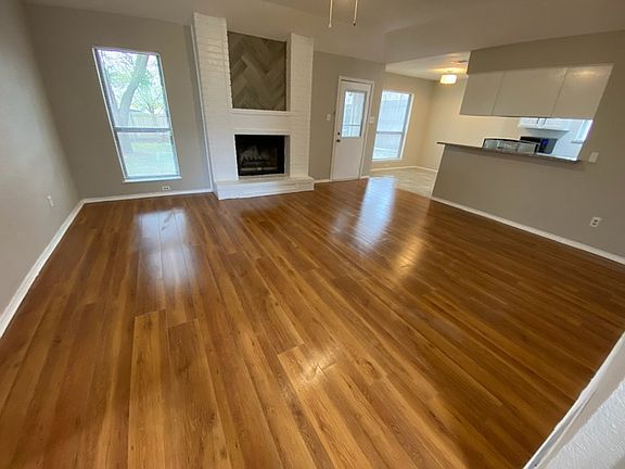 3rd image of 709 Crestview Dr