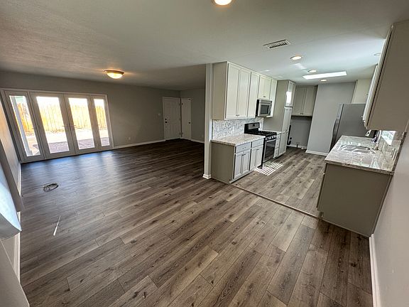 2nd image of 4962 Tierra Baja Way