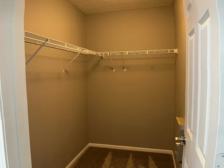 5095 Maple Valley Dr — Photo 12