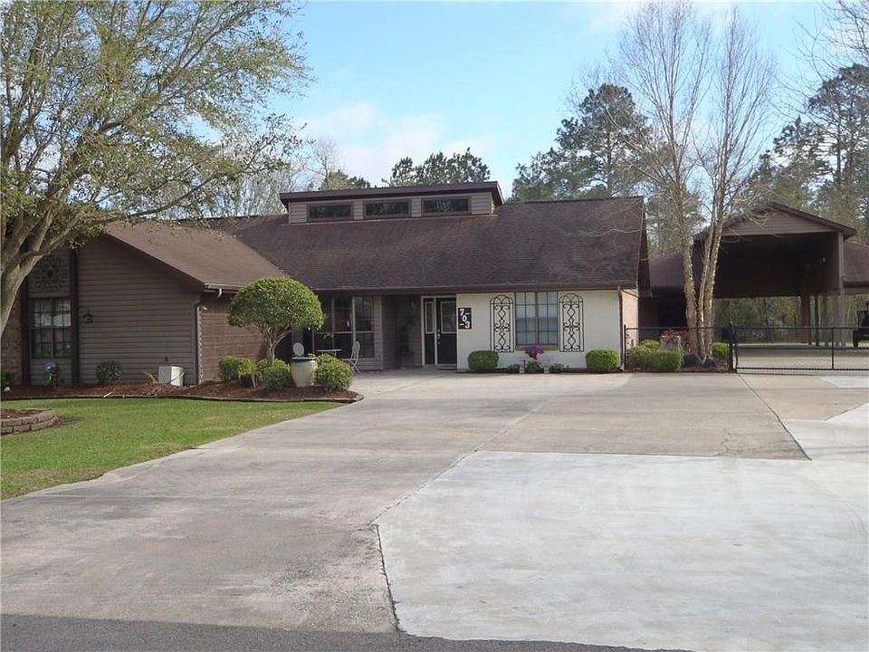 1st image of 703 S Lake Ct