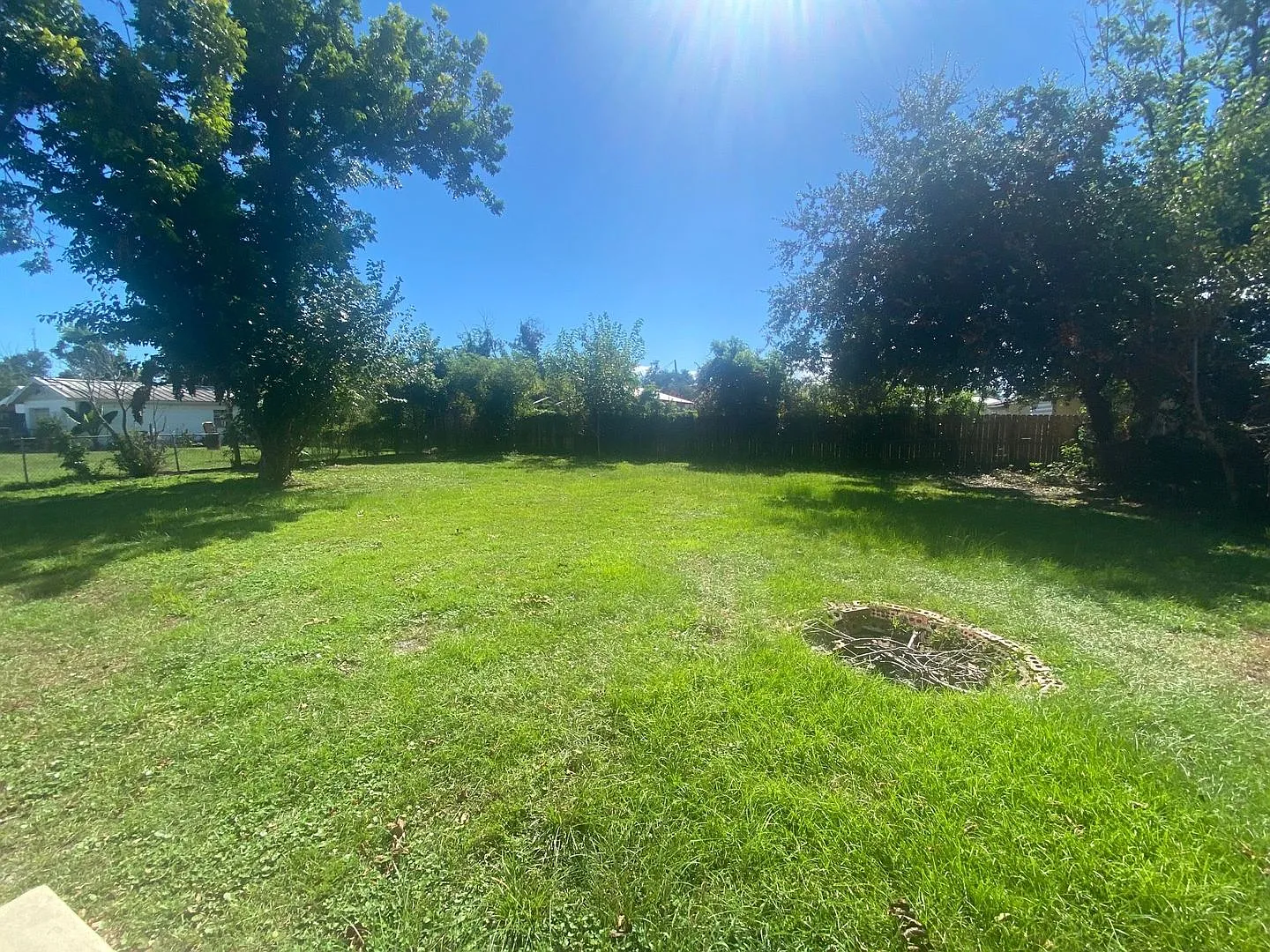 Spacious 3Bed/2Ba Home, Centrally Located Near Schools, Shopping & Dining! — Photo 3