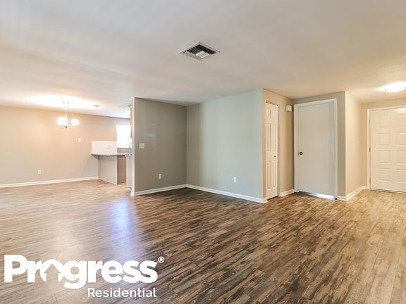 3rd image of 15937 Winding Dr