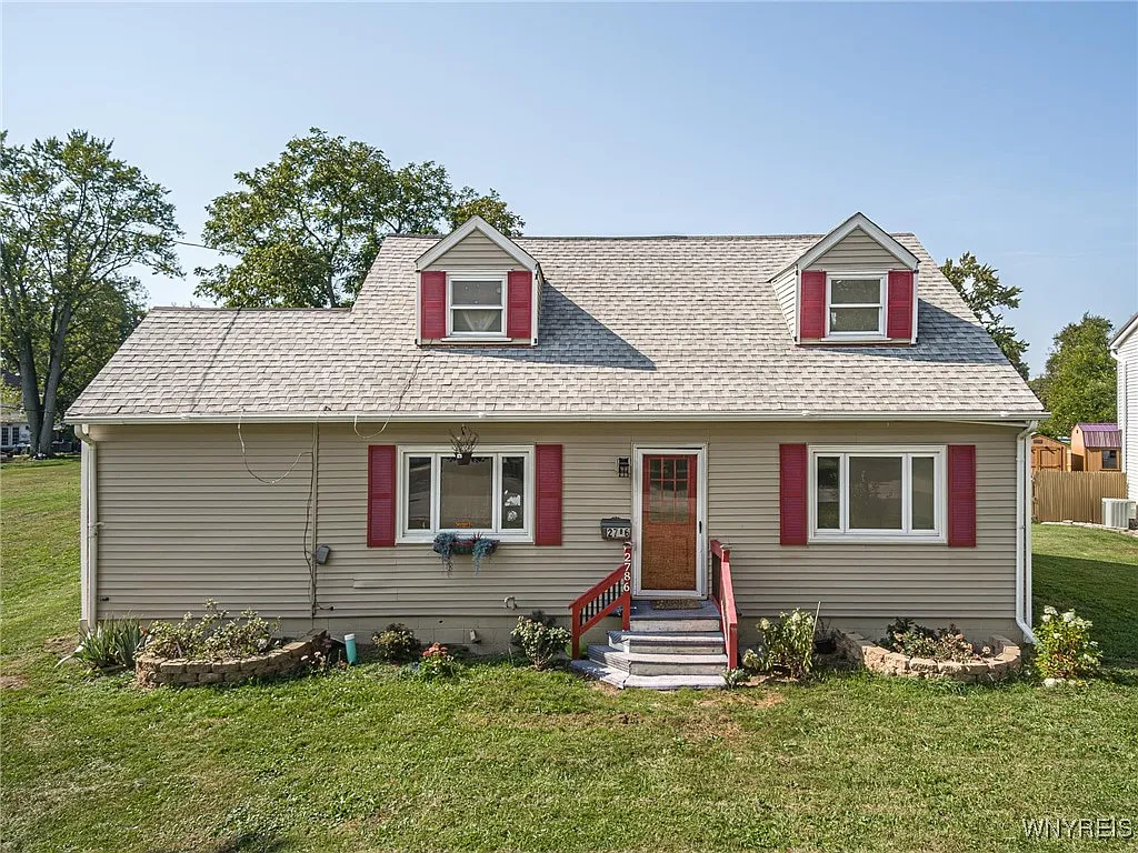 2786 Maple Ave photo 1
