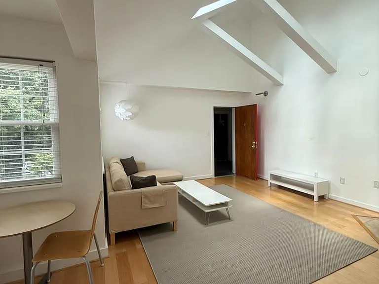 2111 N Scott St #62 — Photo 5