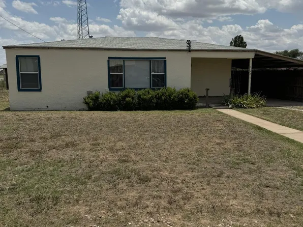 1004 7th St, Shallowater, TX 79363