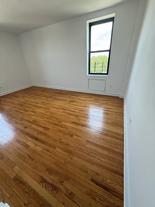 2365 East 13th Street 5J