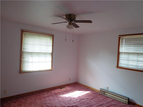2nd image of 1239 Commerce St