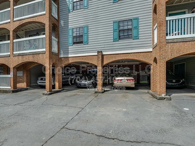 406 W 9th St #301 — Photo 18