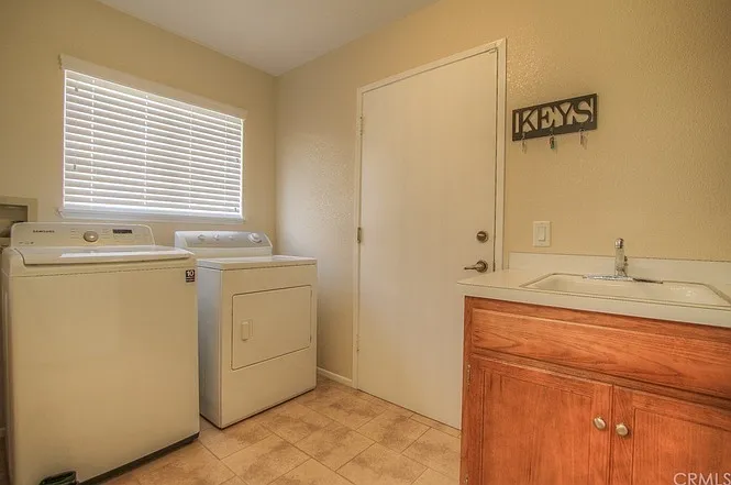 1319 Zirconia St — Photo 11