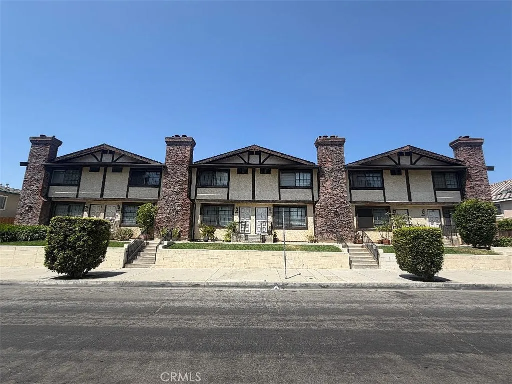 3 bed, 2.5 bath, 1316 sqft, $3,600 — Photo 1