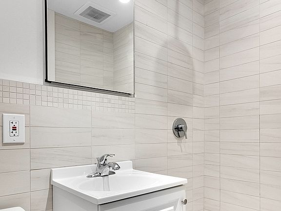 4th image of 345 7th Ave APT 2R