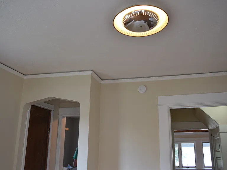 Cool light fixture in 1 floor primary suite!