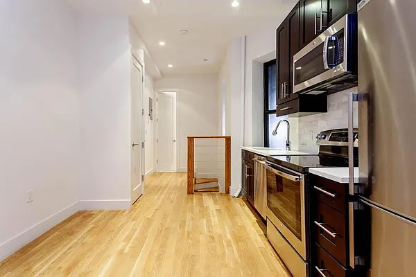 Rented by REAL New York | media 20