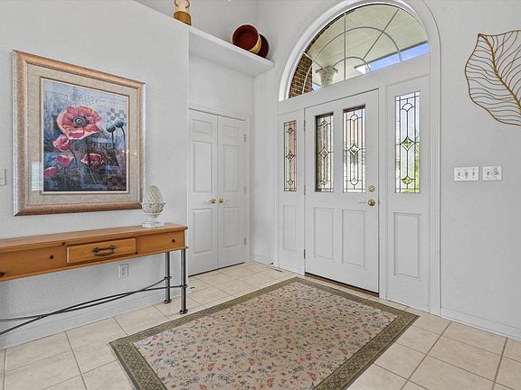 4th image of 219 Muirfield COURT