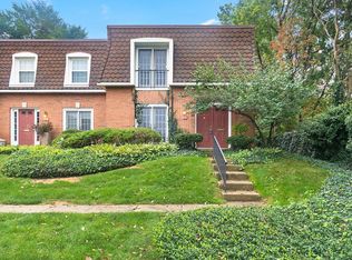 2840 Chateau Cir S, Columbus, OH 43221