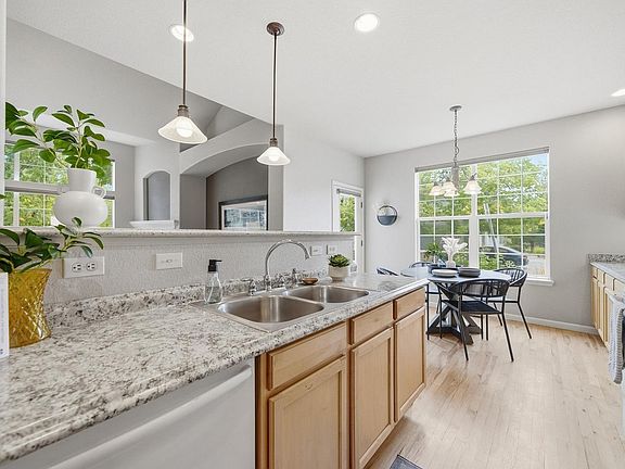4th image of 1418 Whitehall Dr #C