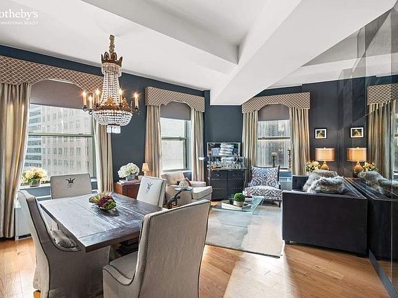4th image of 99 John St APT 1706