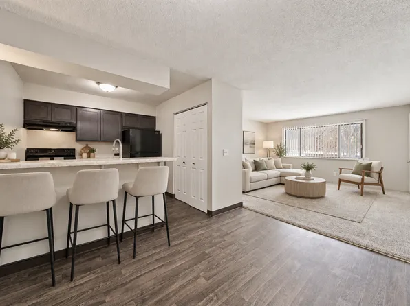 Fox Grove Apartments