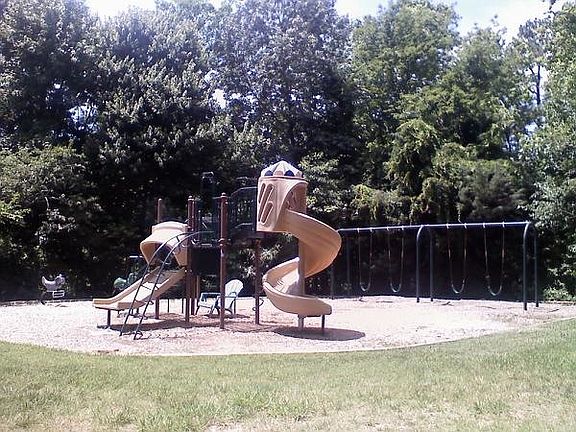 3rd image of 544 Chapel Lake Dr APT 102