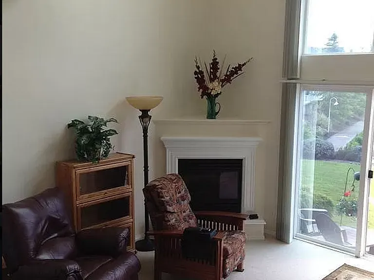292-298 Crystal Springs Ln N — Photo 11