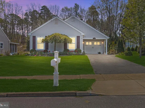 32 Buckingham Dr, Southampton, NJ 08088