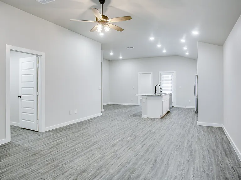 10518 Abbeville Ave — Photo 3