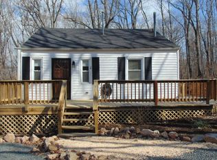 6013 Pilgrims Rest Rd, Broad Run, VA 20137