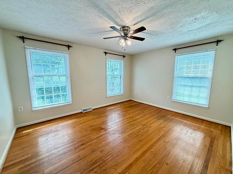 1168 Boyd St — Photo 13