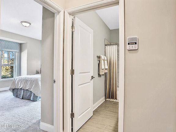 4th image of 321 BOWERY Avenue