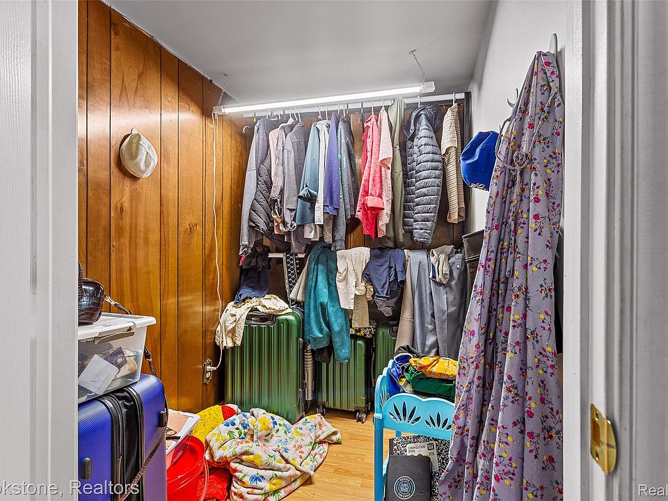 25141 Burt St, photo 11
