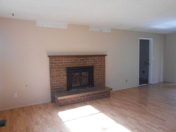 2nd image of 19406 Aurora Dr E
