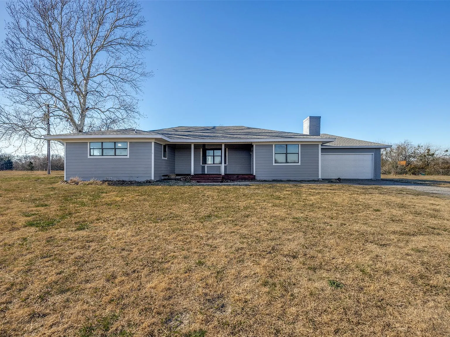 3 bed, 1950 sqft, $1,800 — Photo 1