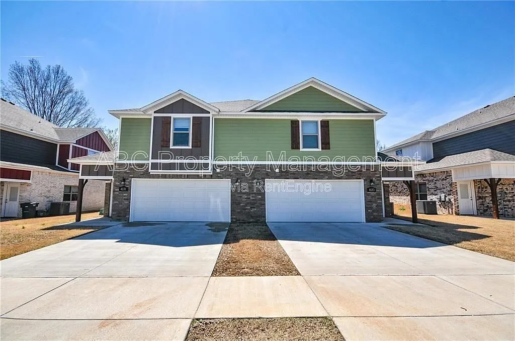 3 bed, 3.5 bath, 1976 sqft, $1,799 — Photo 1